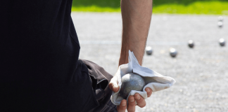 Maîtriser la pétanque : astuces pour progresser et gagner facilement Maîtriser la pétanque : astuces pour progresser et gagner facilement
