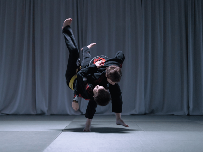 Maîtrisez le Jiu-jitsu brésilien : astuces, techniques et bienfaits