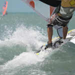 Découvrez le surf foil : guide complet pour débutants Découvrez le surf foil : guide complet pour débutants