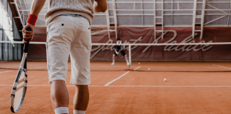 Maîtrisez l’art du tennis en simple avec ces astuces clés Maîtrisez l'art du tennis en simple avec ces astuces clés
