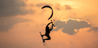 Techniques de kitesurf essentielles pour progresser rapidement kitesurf
