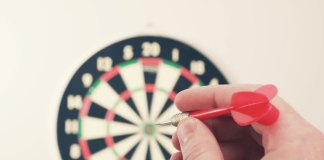 Astuces incontournables pour progresser au lancer de fléchettes Lancer de fléchettes