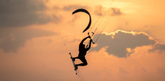 Maîtrisez le Kitesurf : Votre Aventure Commence Ici ! Kitesurf