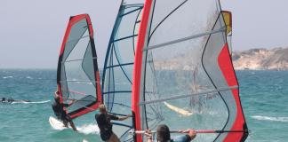 Écoles de Planche à Voile : Trouvez Votre Spot Idéal ! Écoles de Planche à Voile