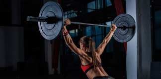 Entraînement CrossFit pour femmes : programme musculation et puissance Entraînement CrossFit pour femmes programme musculation et puissance