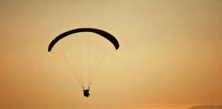 Top 10 des meilleures destinations au monde pour parachutisme Top 10 des meilleures destinations au monde pour parachutisme