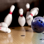 Strike au bowling : techniques imparables pour faire tomber tous les quilles Strike au bowling techniques imparables pour faire tomber tous les quilles