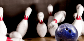 Strike au bowling : techniques imparables pour faire tomber tous les quilles Strike au bowling techniques imparables pour faire tomber tous les quilles